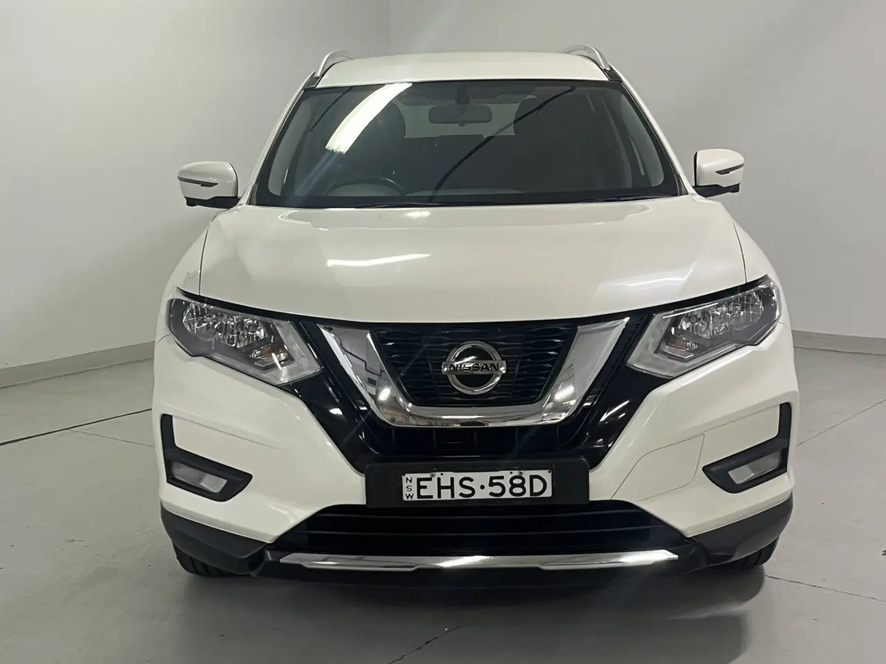 2019 Nissan X-Trail Gallery Image 3