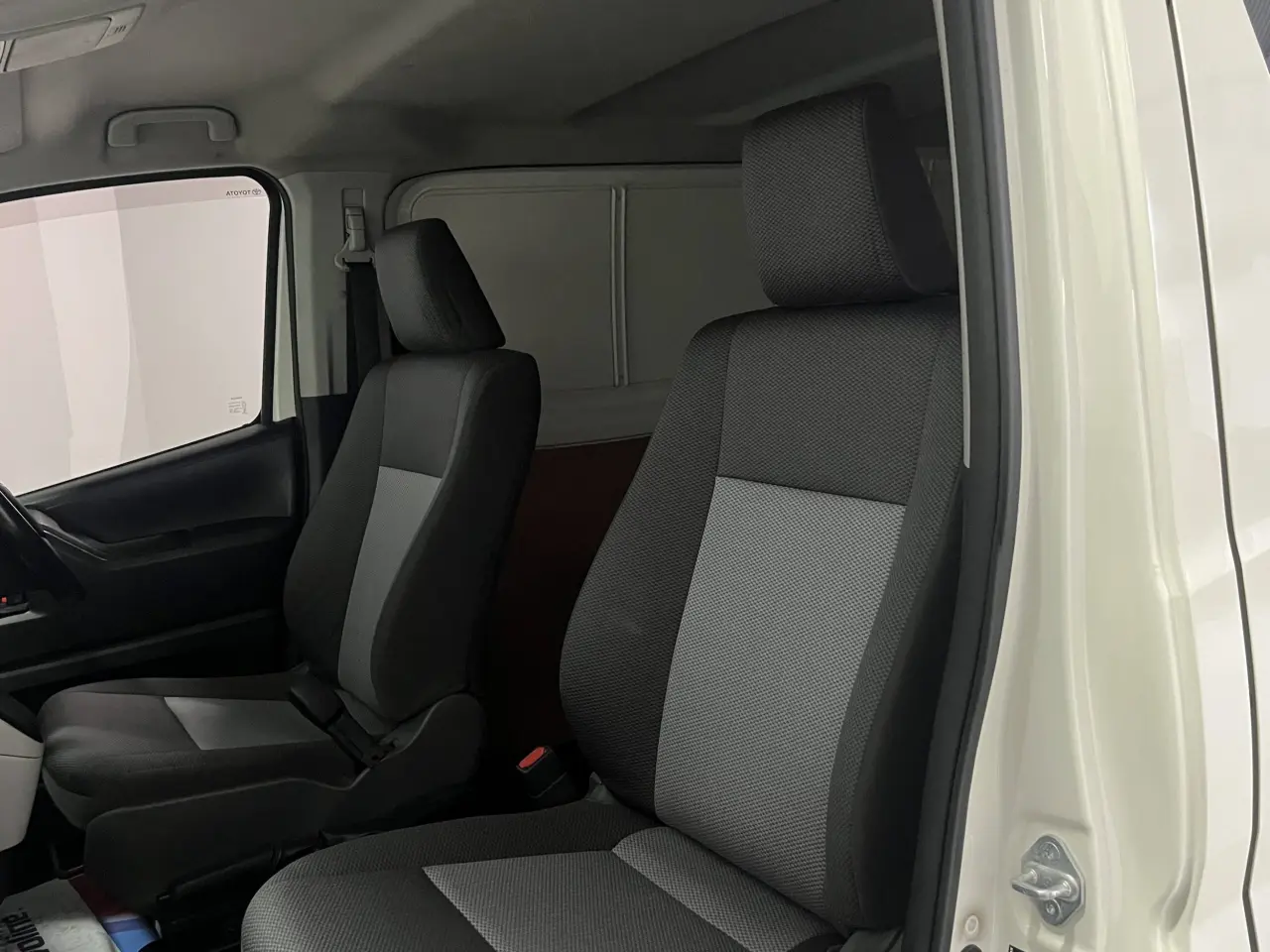 2019 Toyota Hiace Gallery Image 9