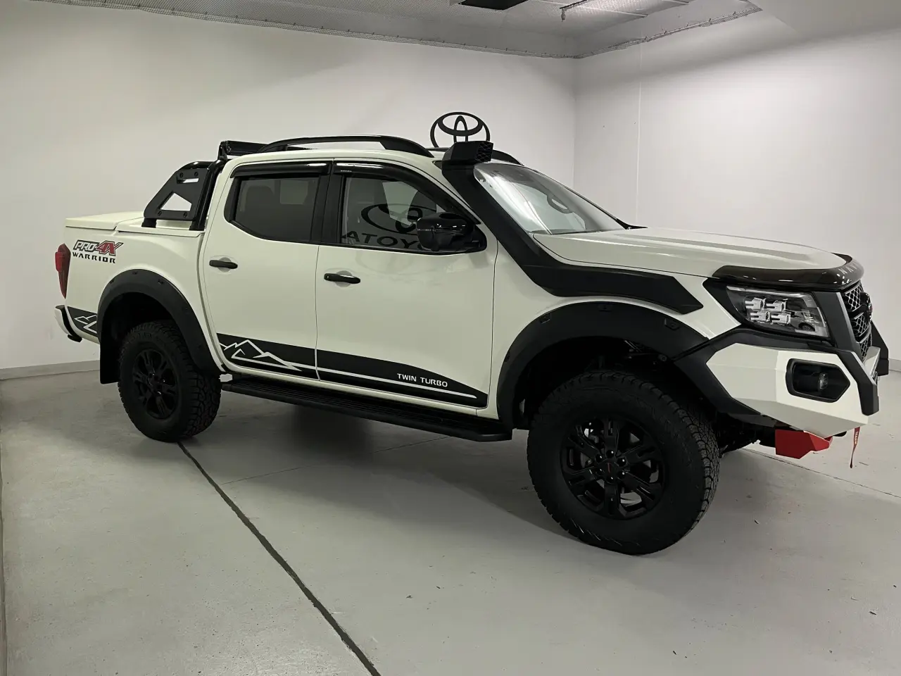 2022 Nissan Navara Gallery Image 4