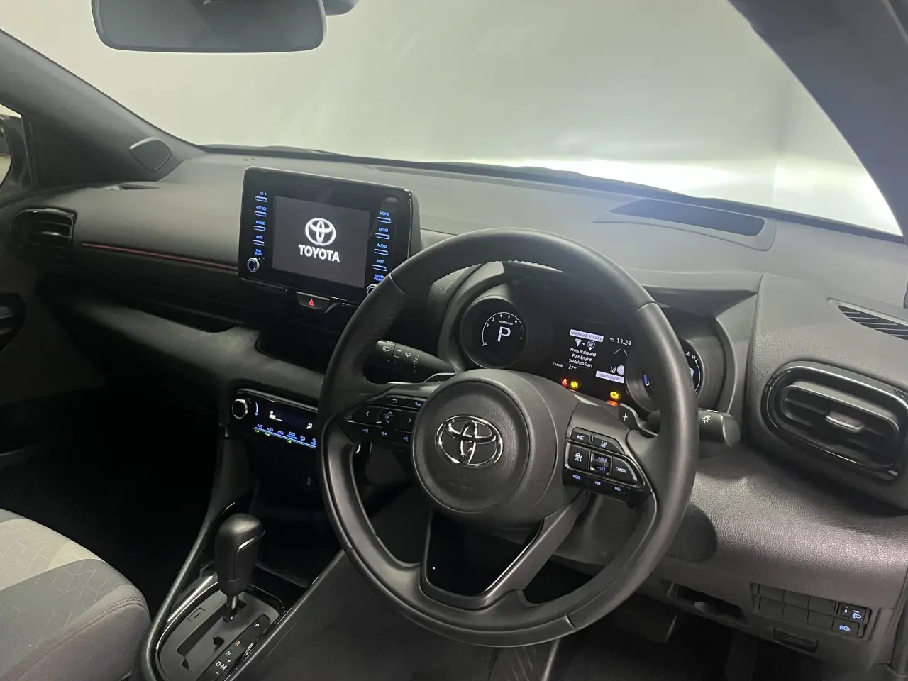 2020 Toyota Yaris Gallery Image 12