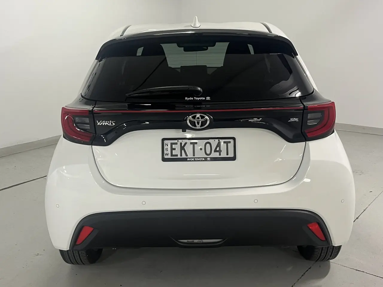 2020 Toyota Yaris Gallery Image 6