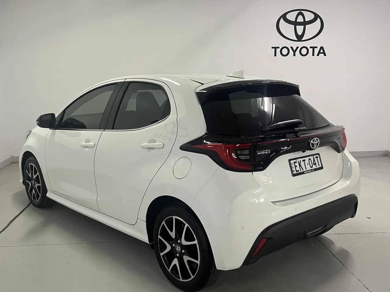 2020 Toyota Yaris Gallery Image 7