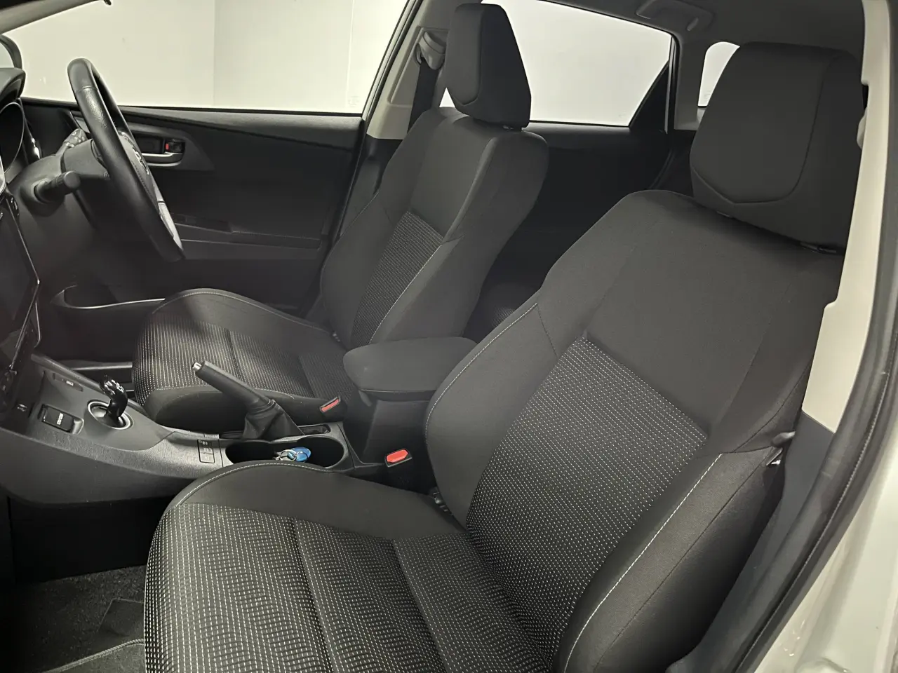 2018 Toyota Corolla Gallery Image 10