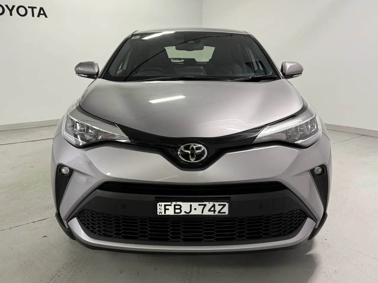 2021 Toyota C-Hr Gallery Image 2