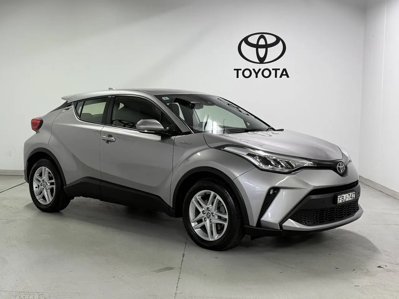 2021 Toyota C-Hr Gallery Image 3