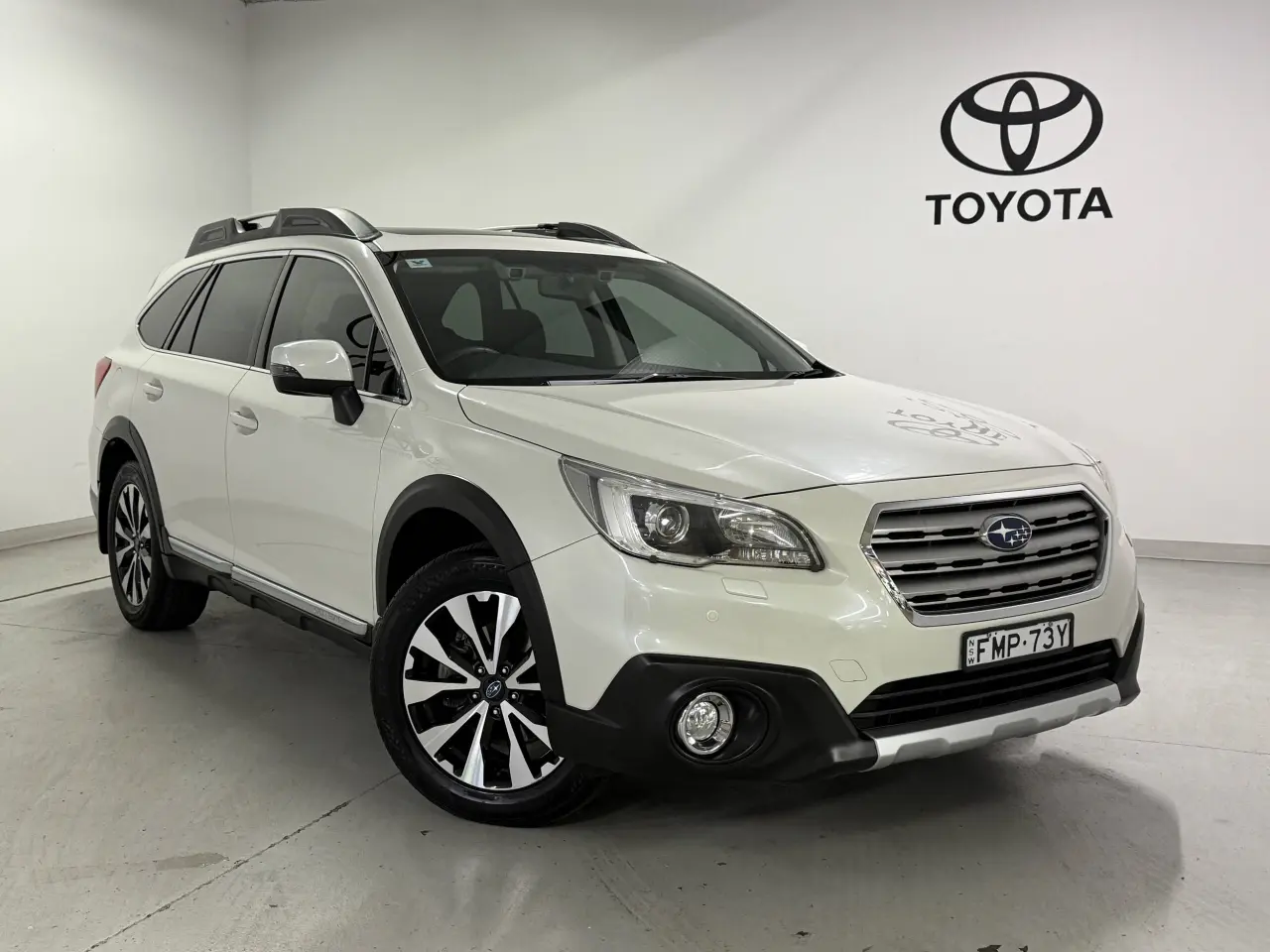 2015 Subaru Outback Gallery Image 1