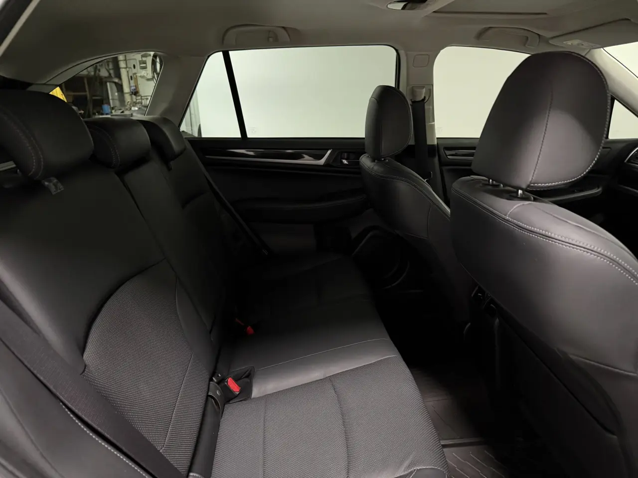 2015 Subaru Outback Gallery Image 11