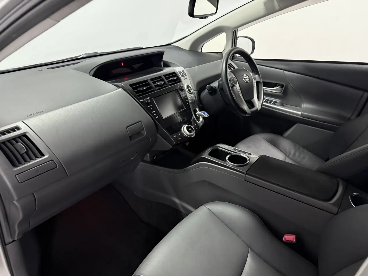 2012 Toyota Prius V Gallery Image 13