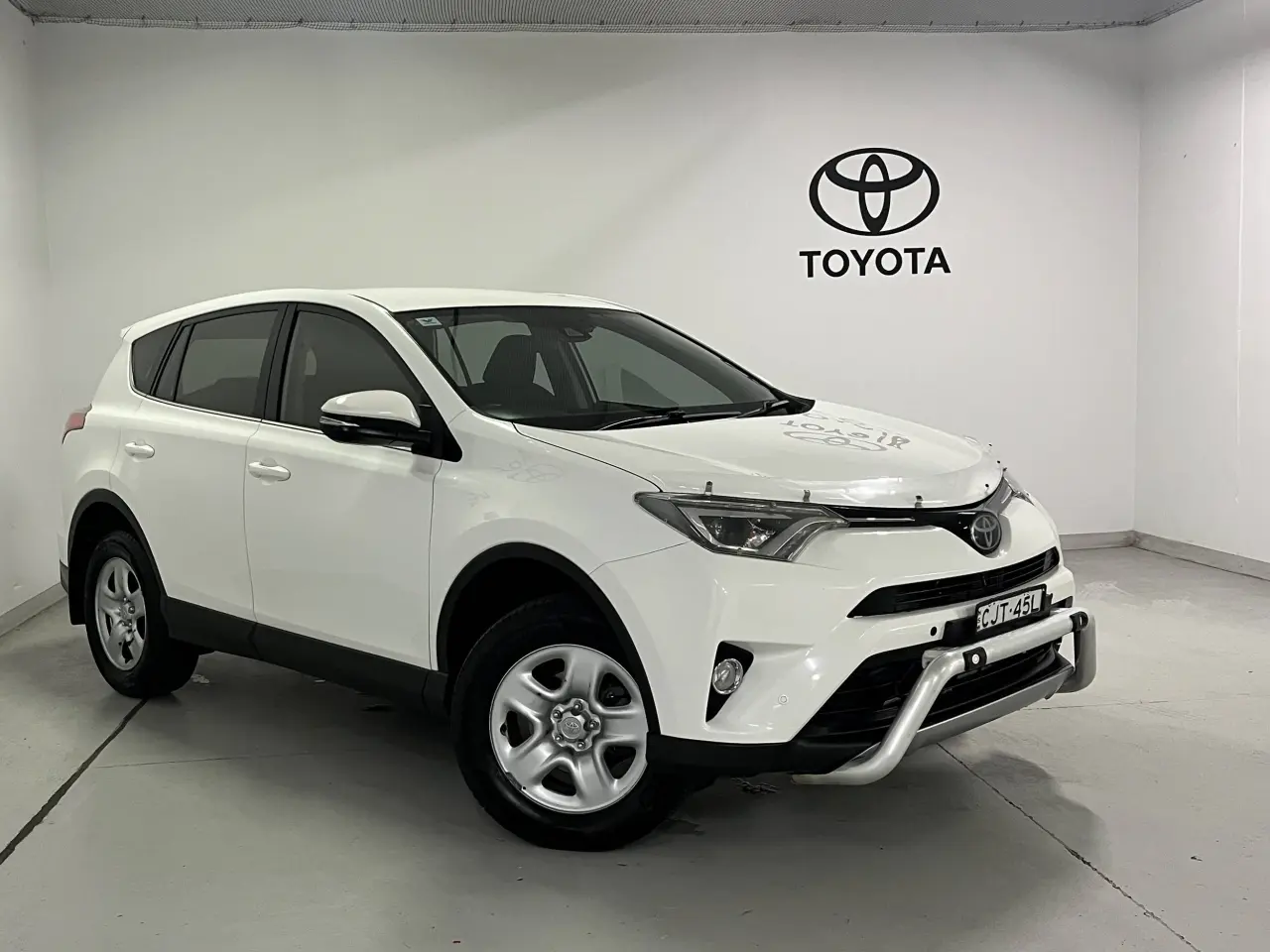 2018 Toyota Rav4 Gallery Image 1