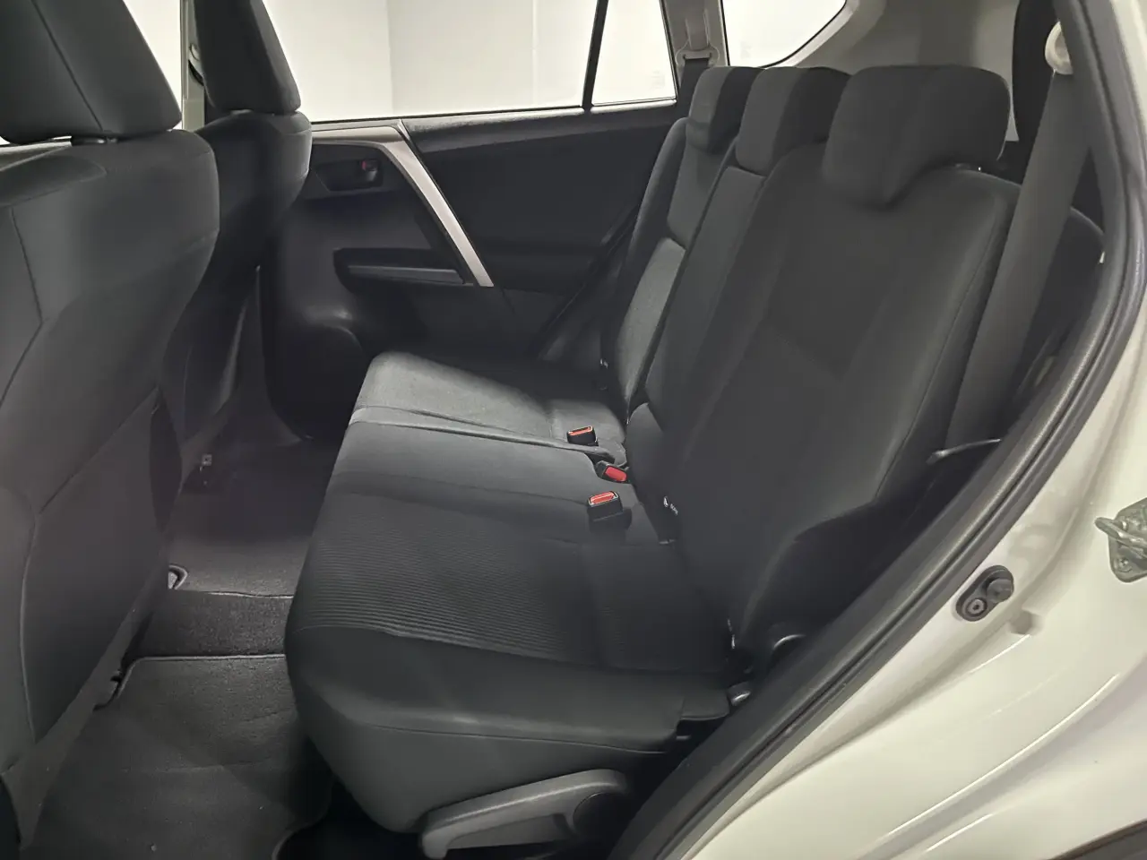 2018 Toyota Rav4 Gallery Image 10