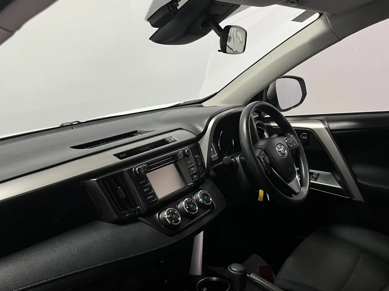 2018 Toyota Rav4 Gallery Image 11