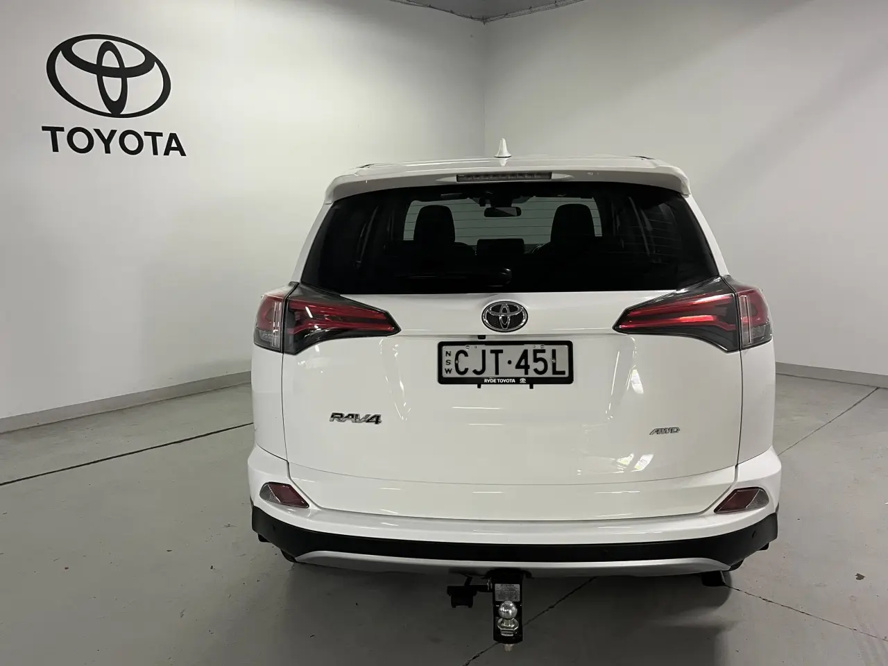 2018 Toyota Rav4 Gallery Image 6