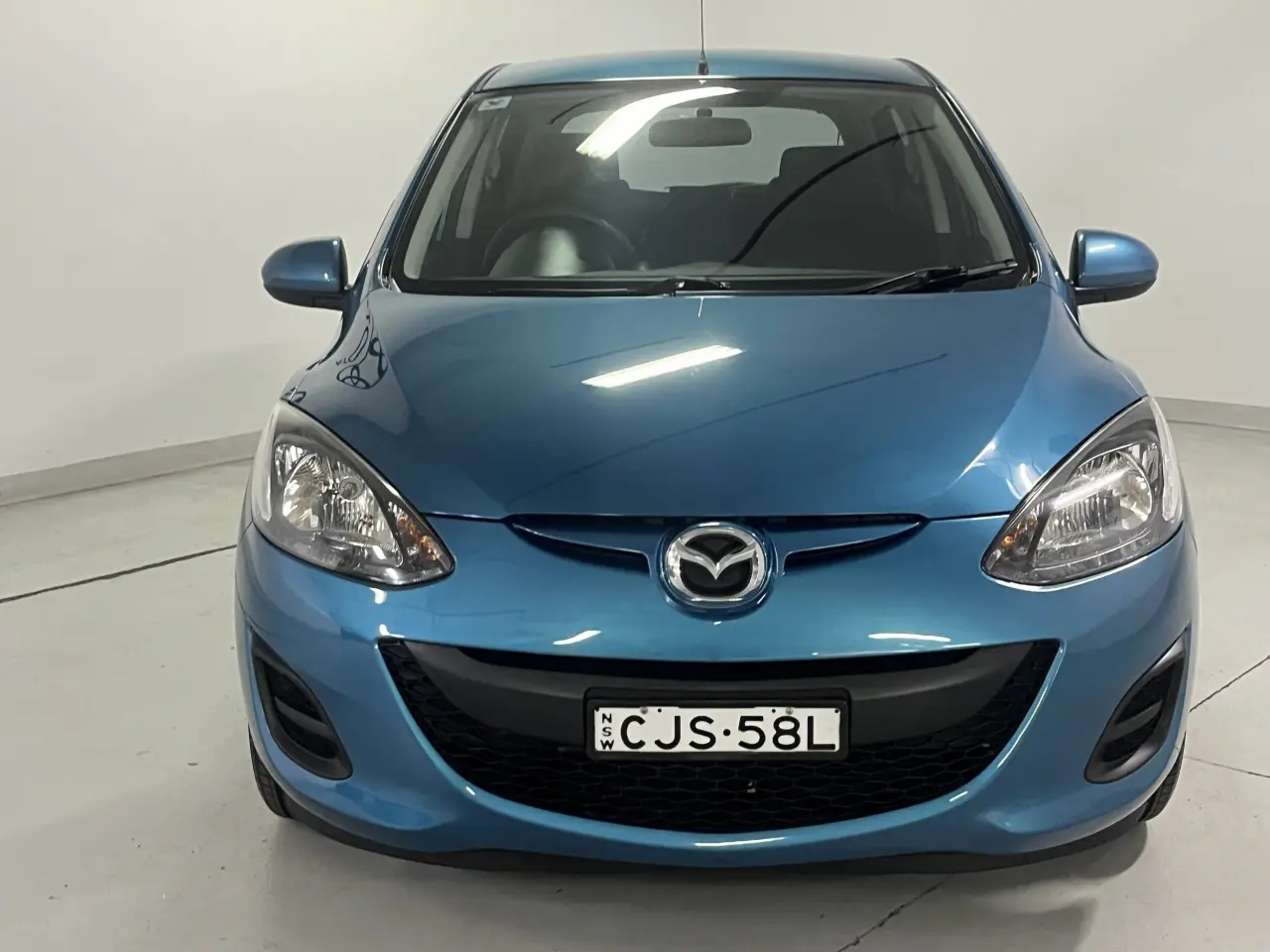 2012 Mazda Mazda2 Gallery Image 3