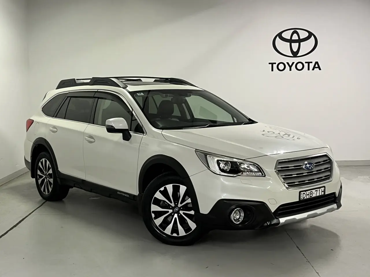 2016 Subaru Outback Gallery Image 1