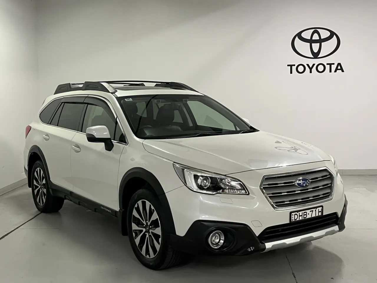 2016 Subaru Outback Gallery Image 2