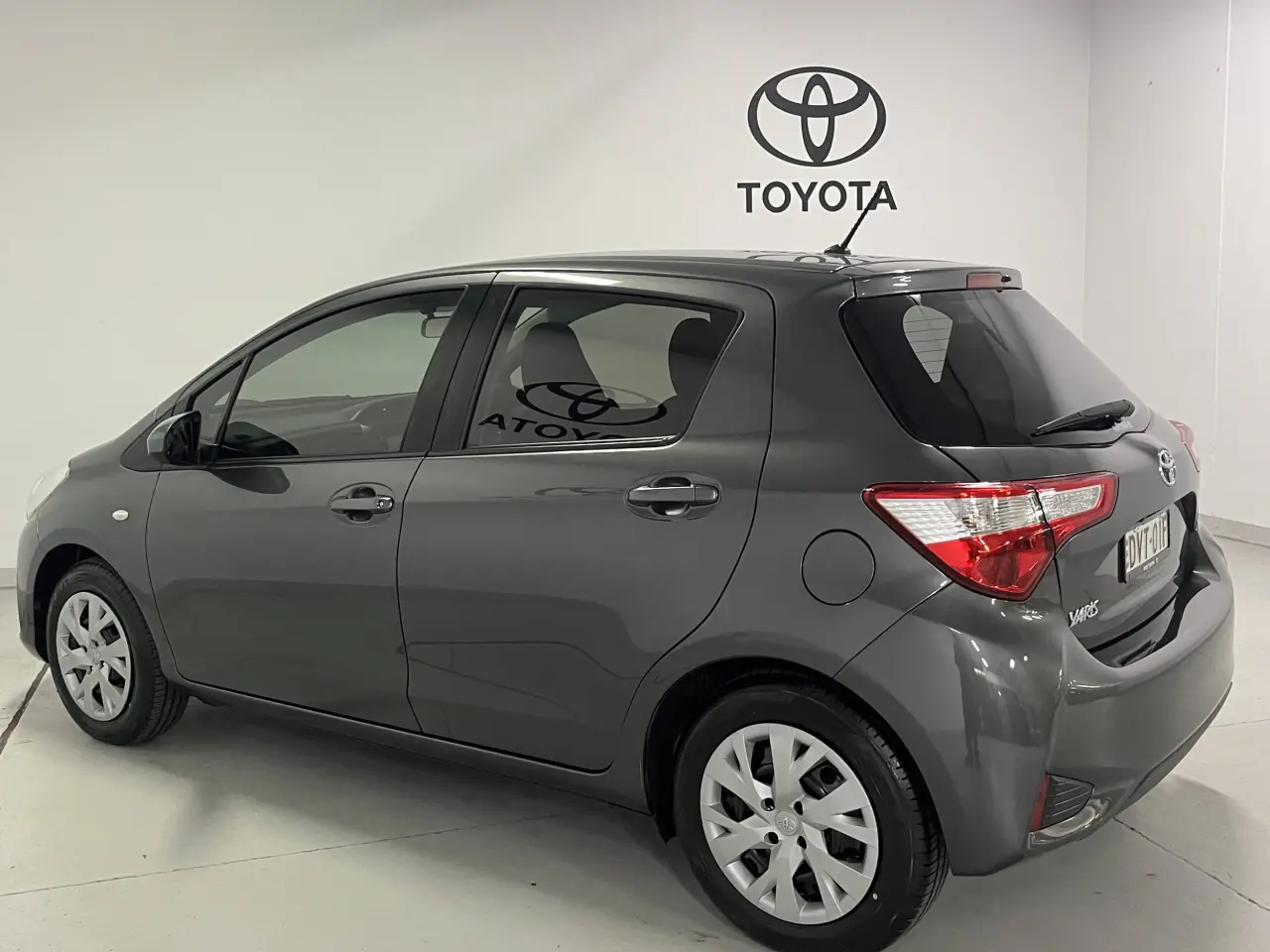 2018 Toyota Yaris Gallery Image 7