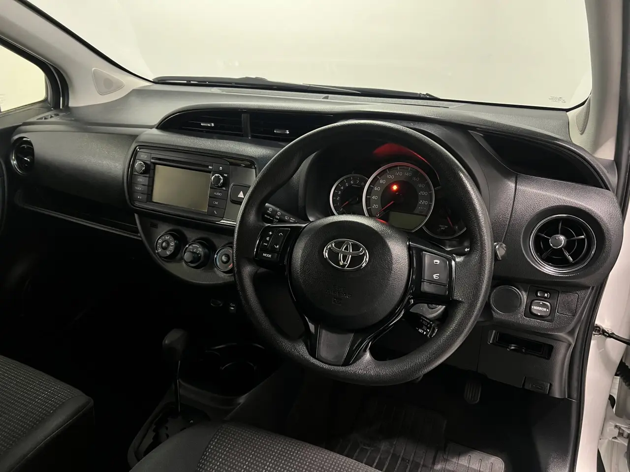2017 TOYOTA YARIS Gallery Image 10