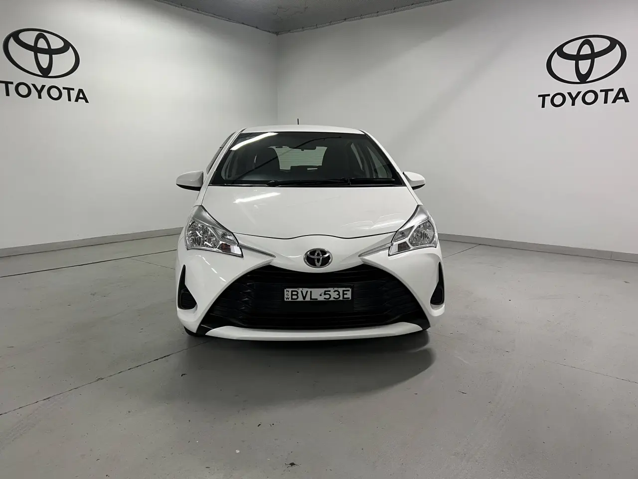 2017 TOYOTA YARIS Gallery Image 2