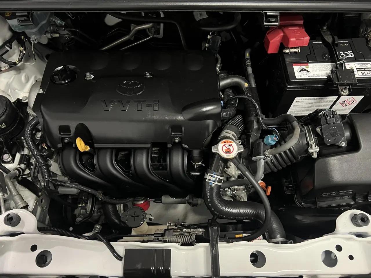 2017 TOYOTA YARIS Gallery Image 20