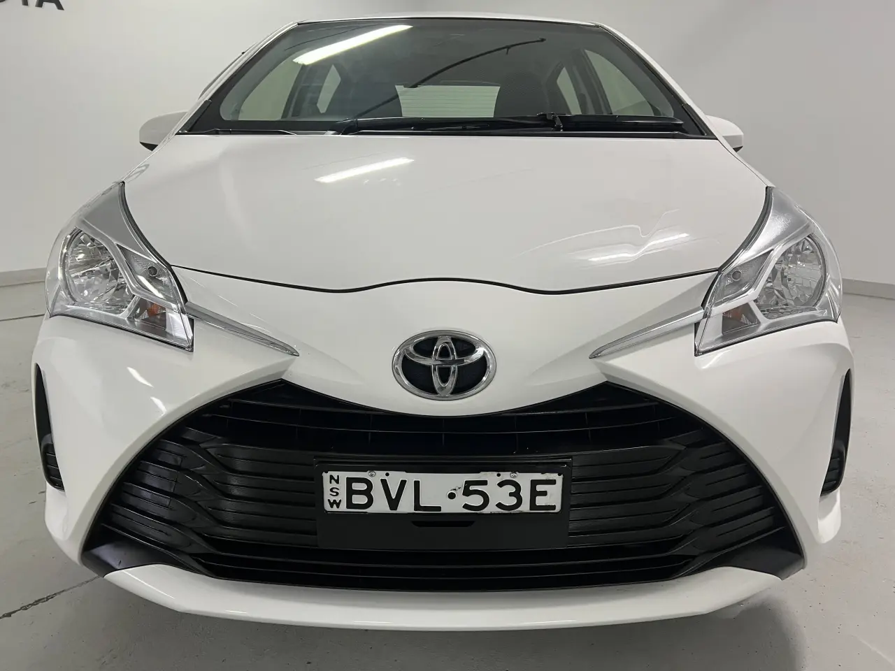 2017 TOYOTA YARIS Gallery Image 3