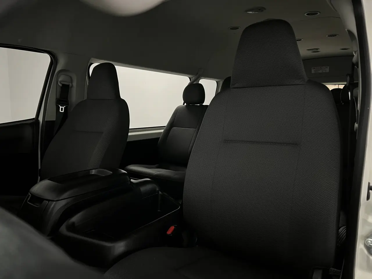 2019 TOYOTA HIACE Gallery Image 15