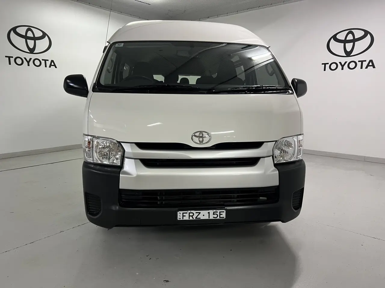 2019 TOYOTA HIACE Gallery Image 2