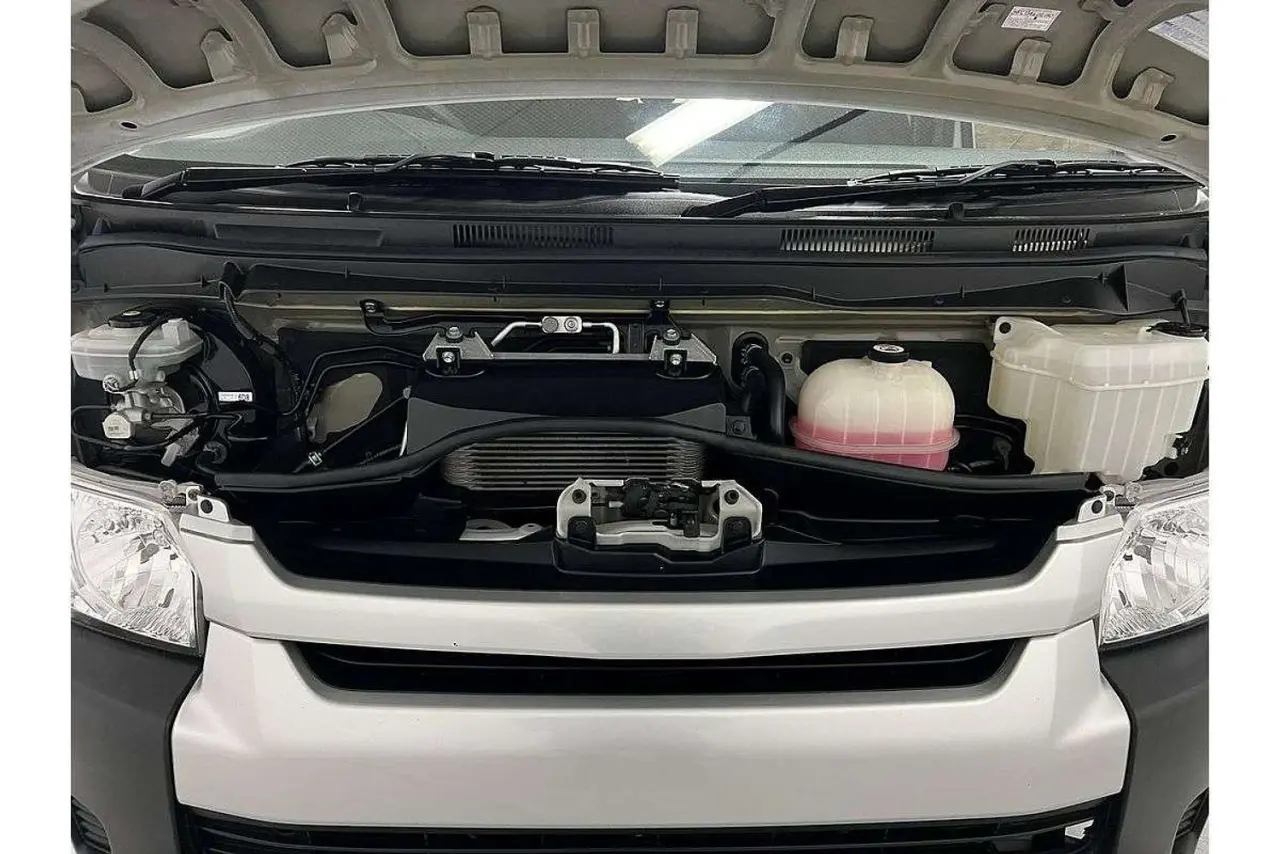 2019 Toyota Hiace Gallery Image 21