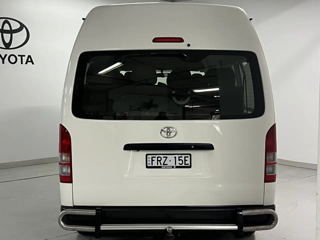 2019 TOYOTA HIACE Gallery Image 7