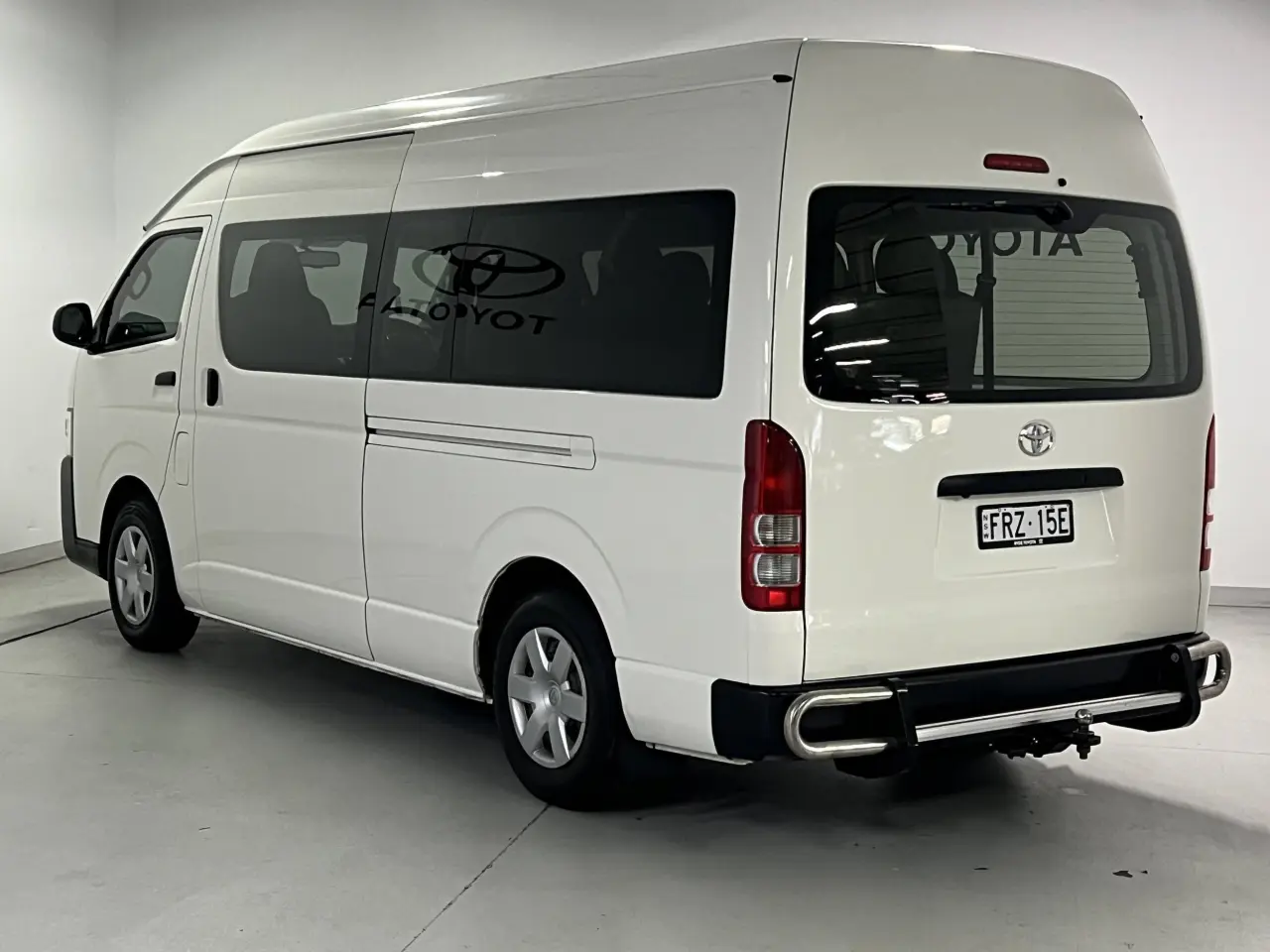 2019 TOYOTA HIACE Gallery Image 8