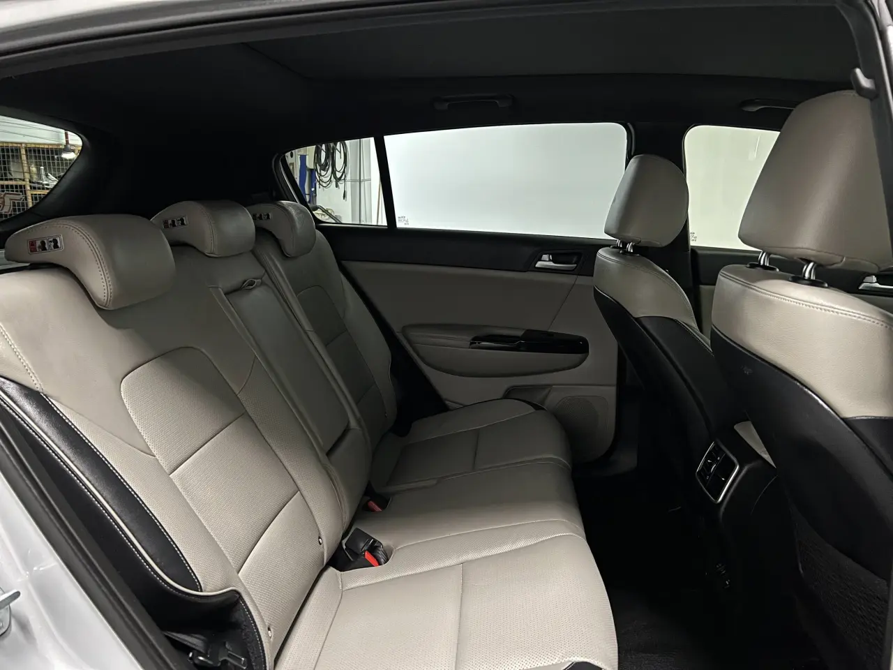 2018 KIA SPORTAGE Gallery Image 12