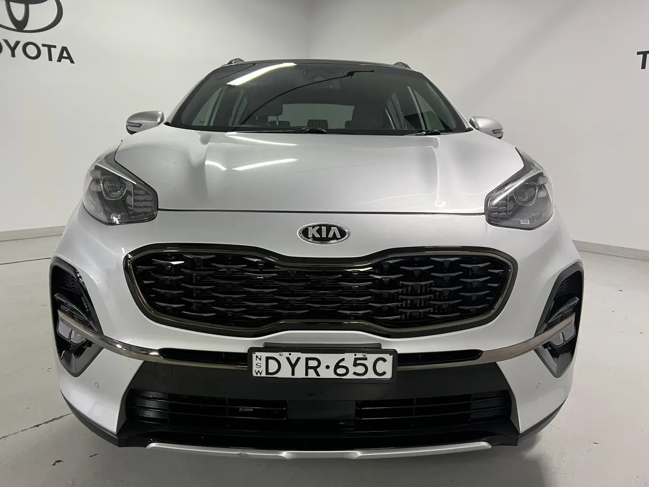 2018 KIA SPORTAGE Gallery Image 3