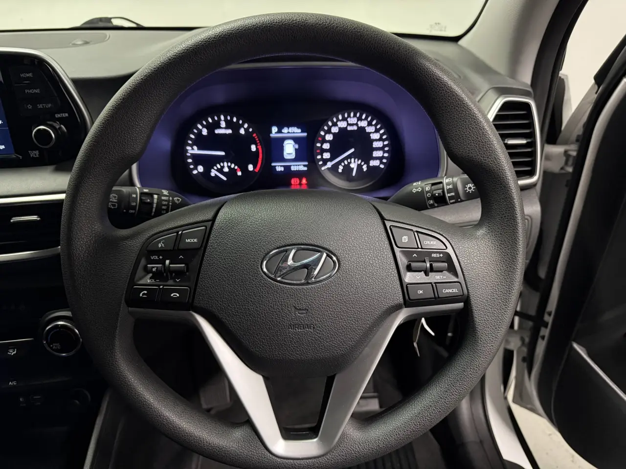 2018 HYUNDAI TUCSON Gallery Image 15