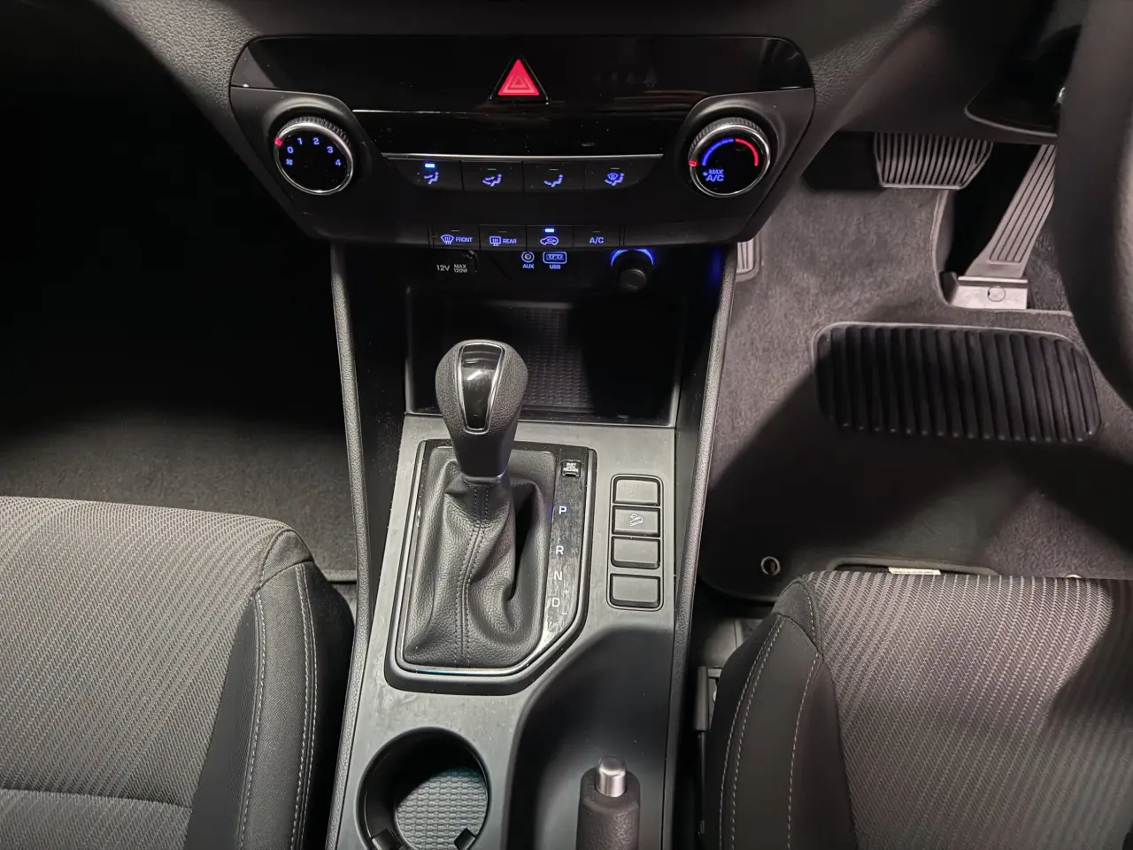 2018 HYUNDAI TUCSON Gallery Image 18