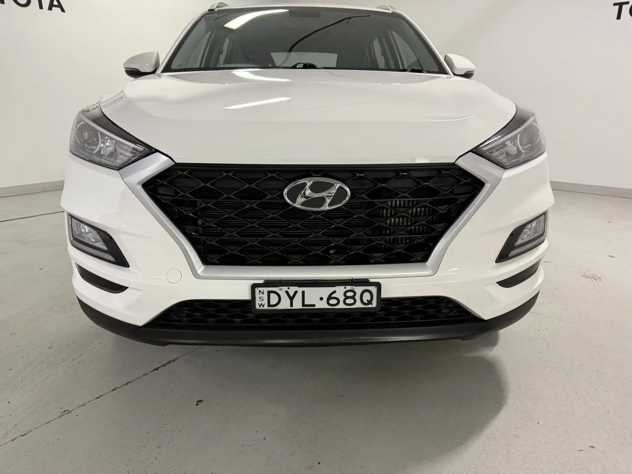 2018 HYUNDAI TUCSON Gallery Image 3