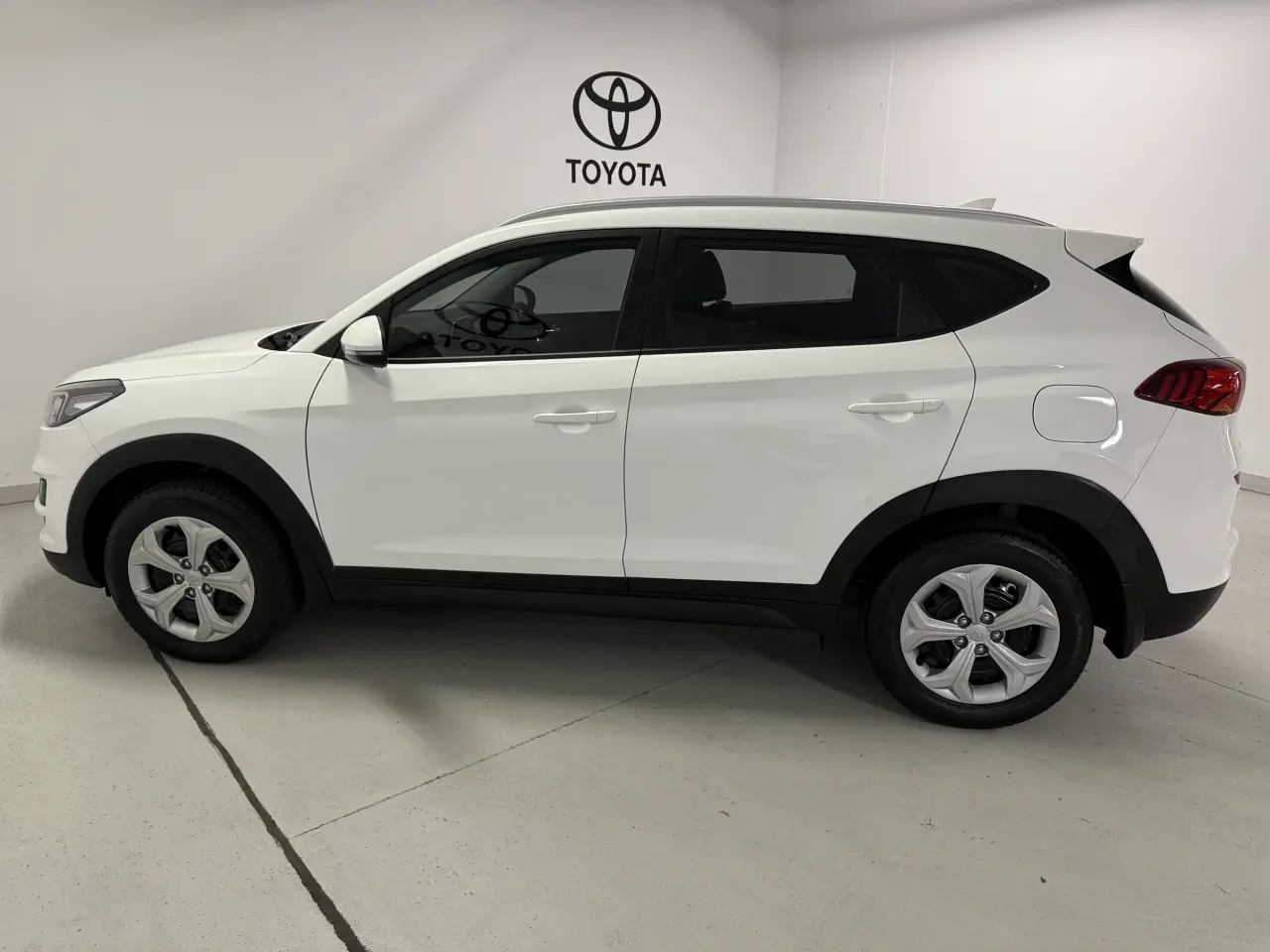 2018 HYUNDAI TUCSON Gallery Image 9