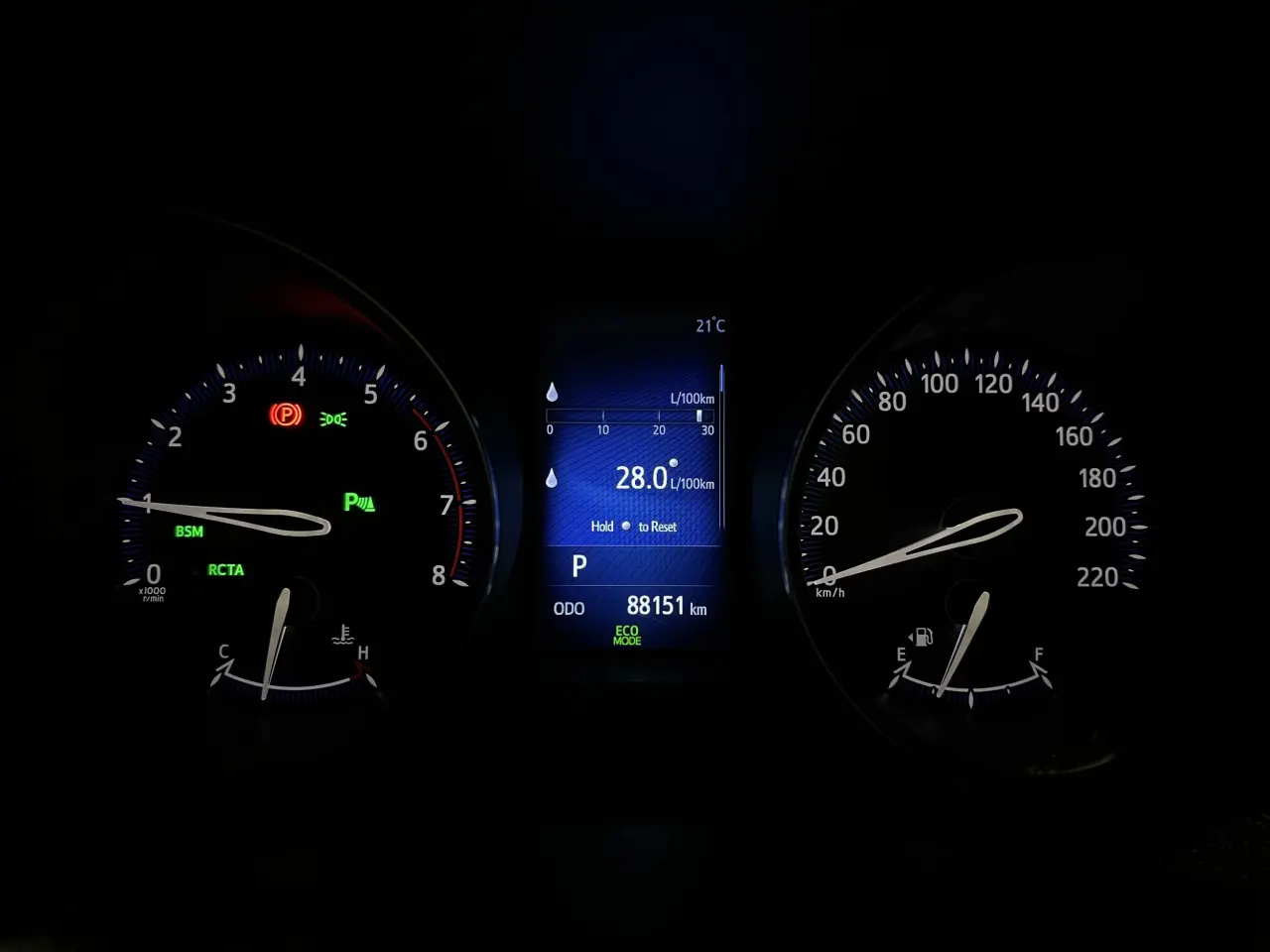 2019 TOYOTA C-HR Gallery Image 18