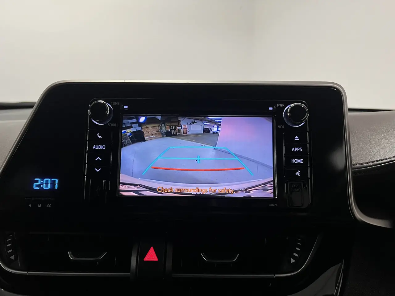 2019 TOYOTA C-HR Gallery Image 19