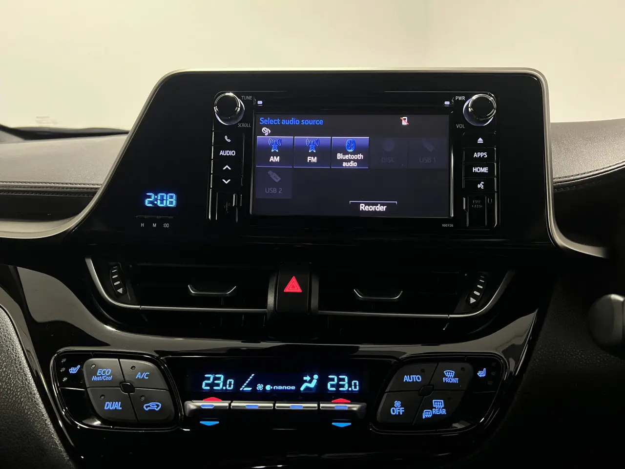 2019 TOYOTA C-HR Gallery Image 20