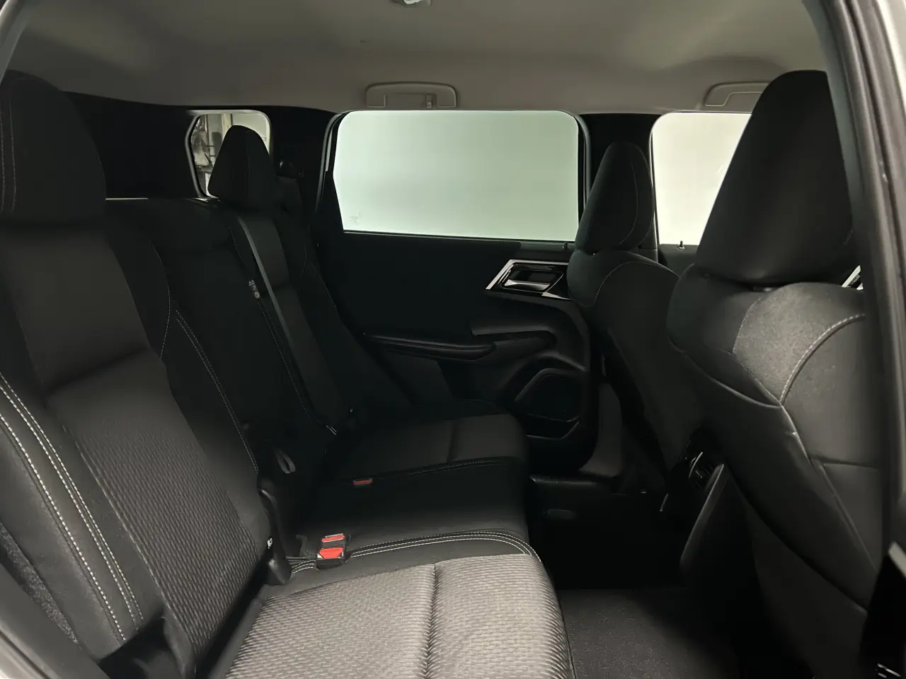 2022 MITSUBISHI OUTLANDER Gallery Image 12