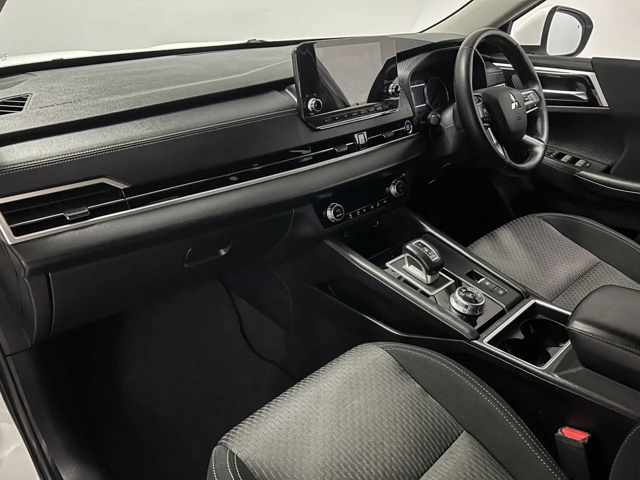 2022 MITSUBISHI OUTLANDER Gallery Image 16