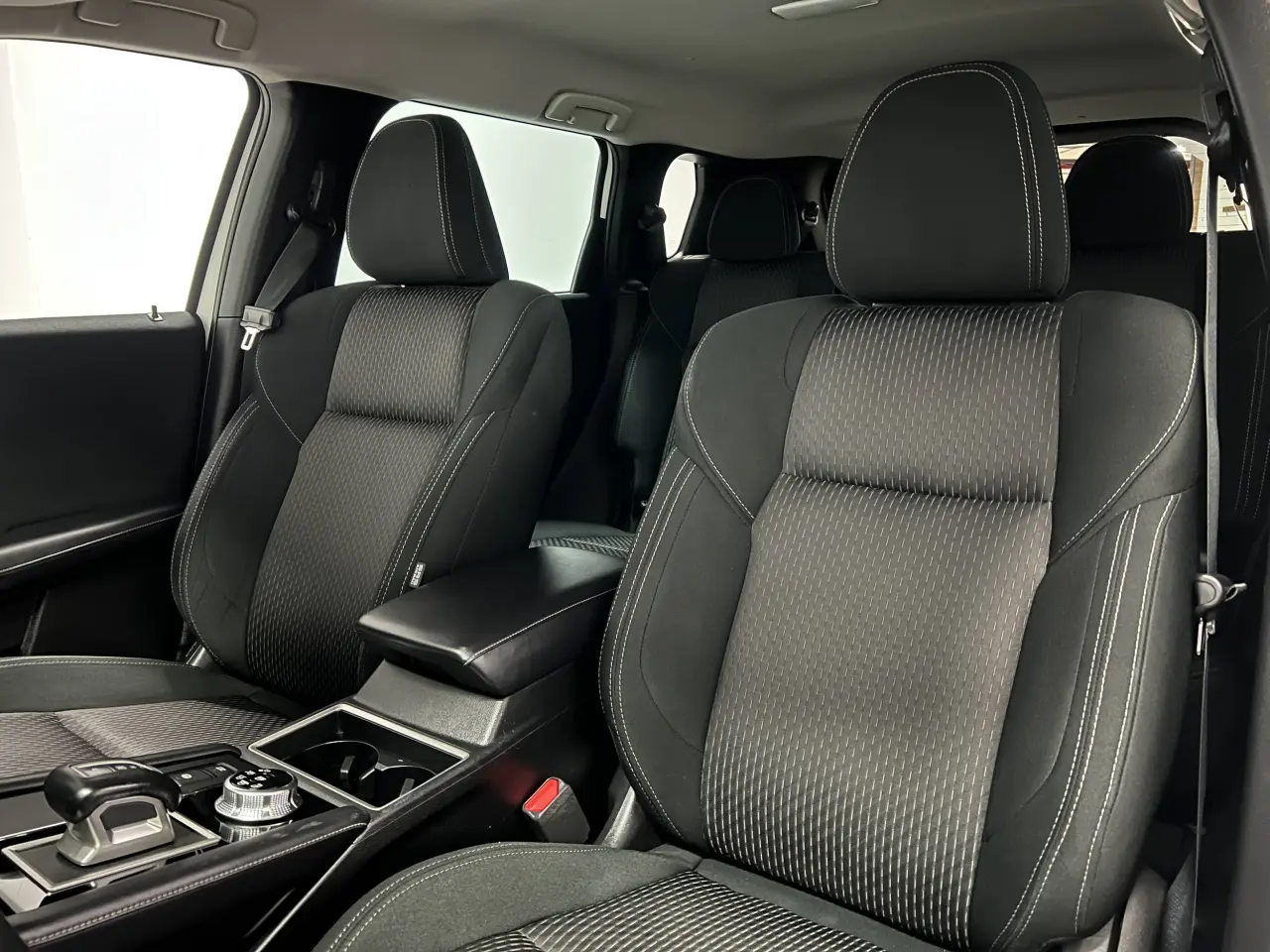 2022 MITSUBISHI OUTLANDER Gallery Image 17