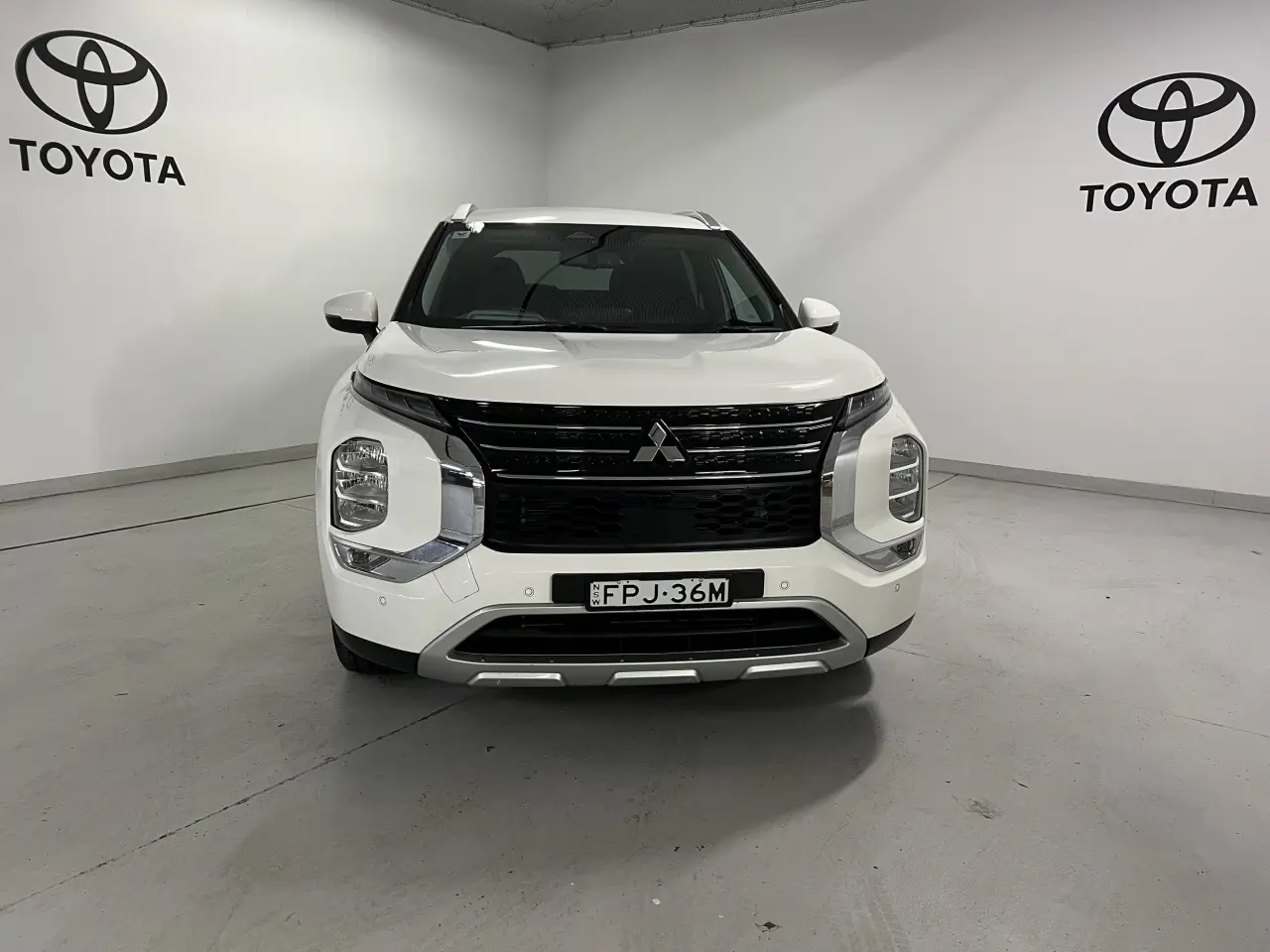 2022 MITSUBISHI OUTLANDER Gallery Image 2