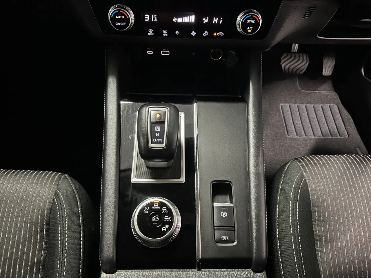2022 MITSUBISHI OUTLANDER Gallery Image 21