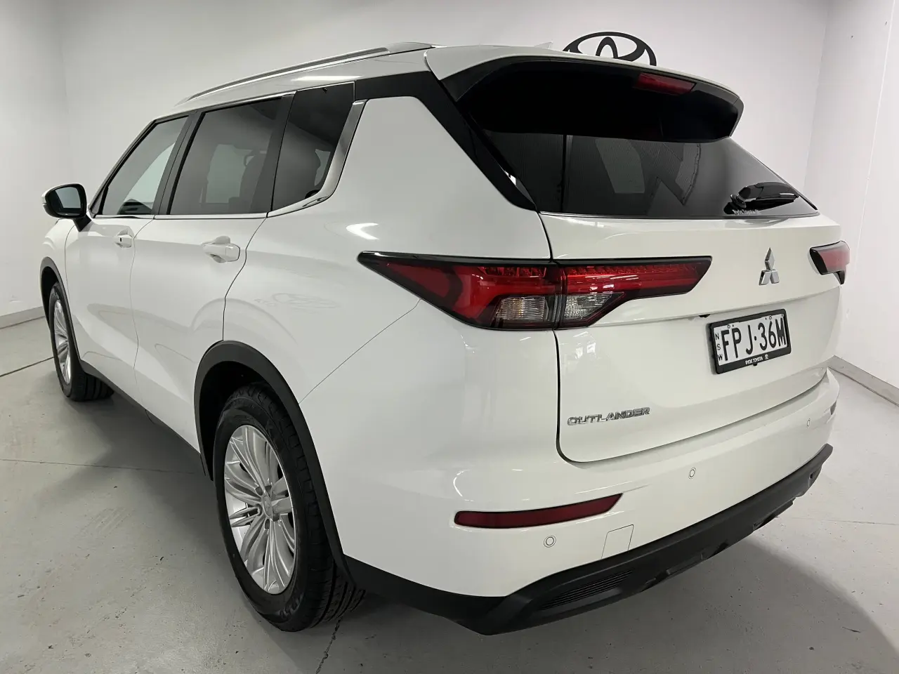 2022 MITSUBISHI OUTLANDER Gallery Image 8