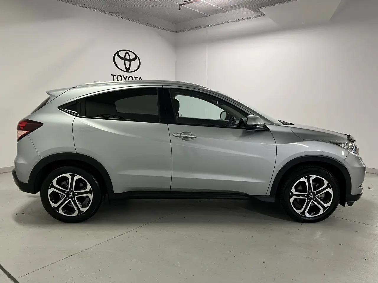 2016 HONDA HR-V Gallery Image 4