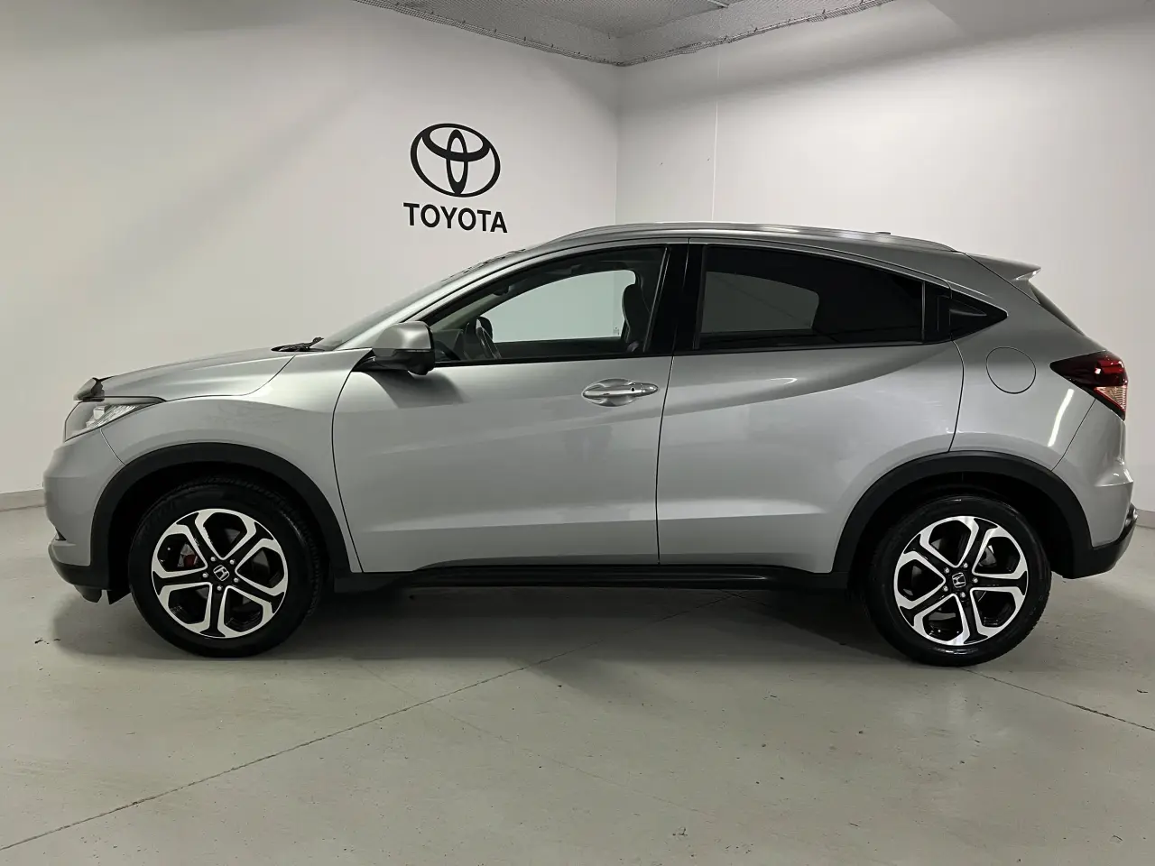 2016 HONDA HR-V Gallery Image 9