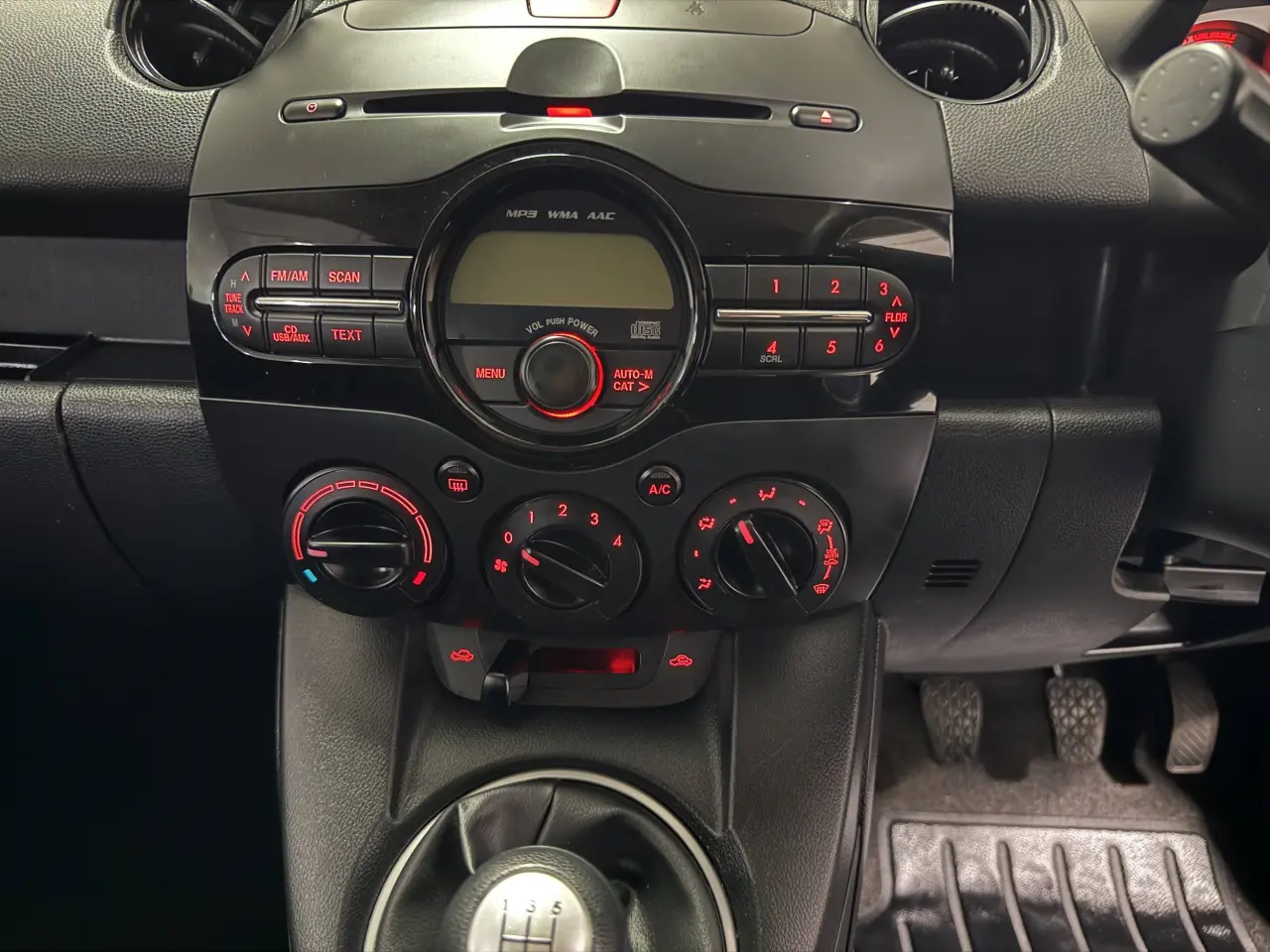 2014 MAZDA MAZDA2 Gallery Image 11