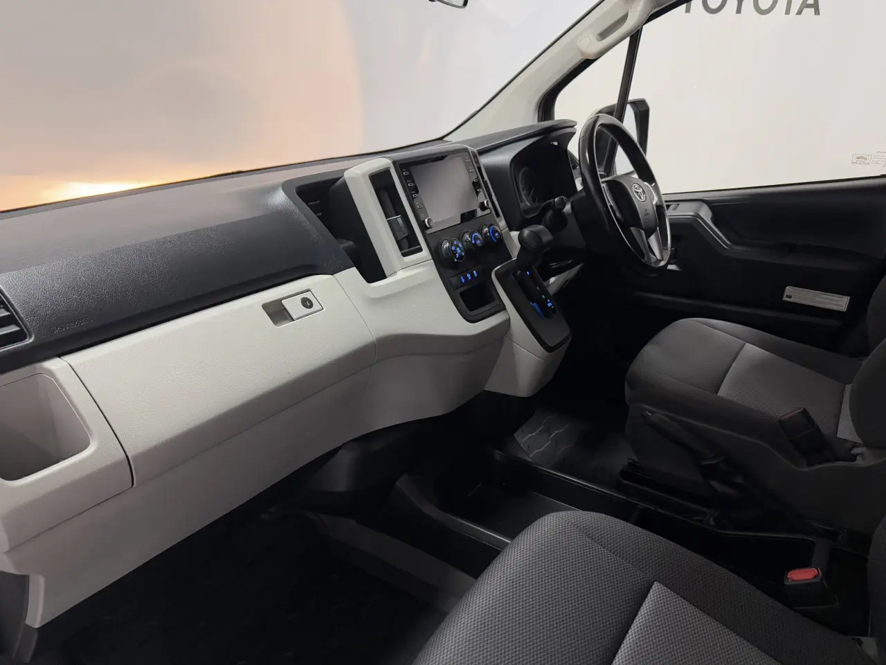2020 TOYOTA HIACE Gallery Image 11