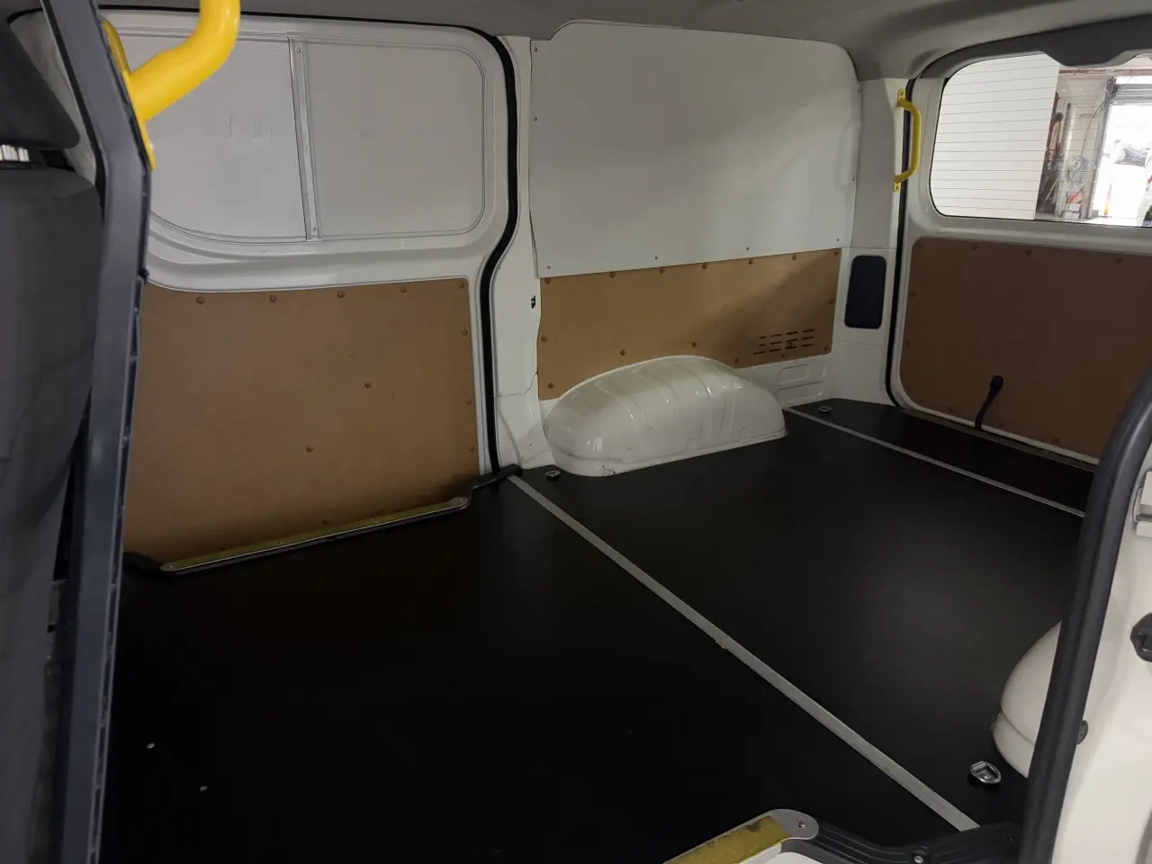 2020 TOYOTA HIACE Gallery Image 12