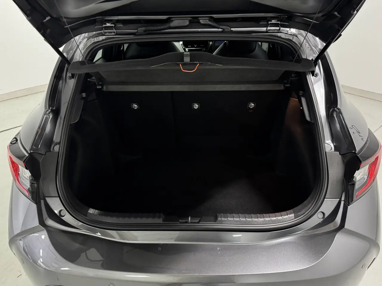 2023 TOYOTA COROLLA Gallery Image 11